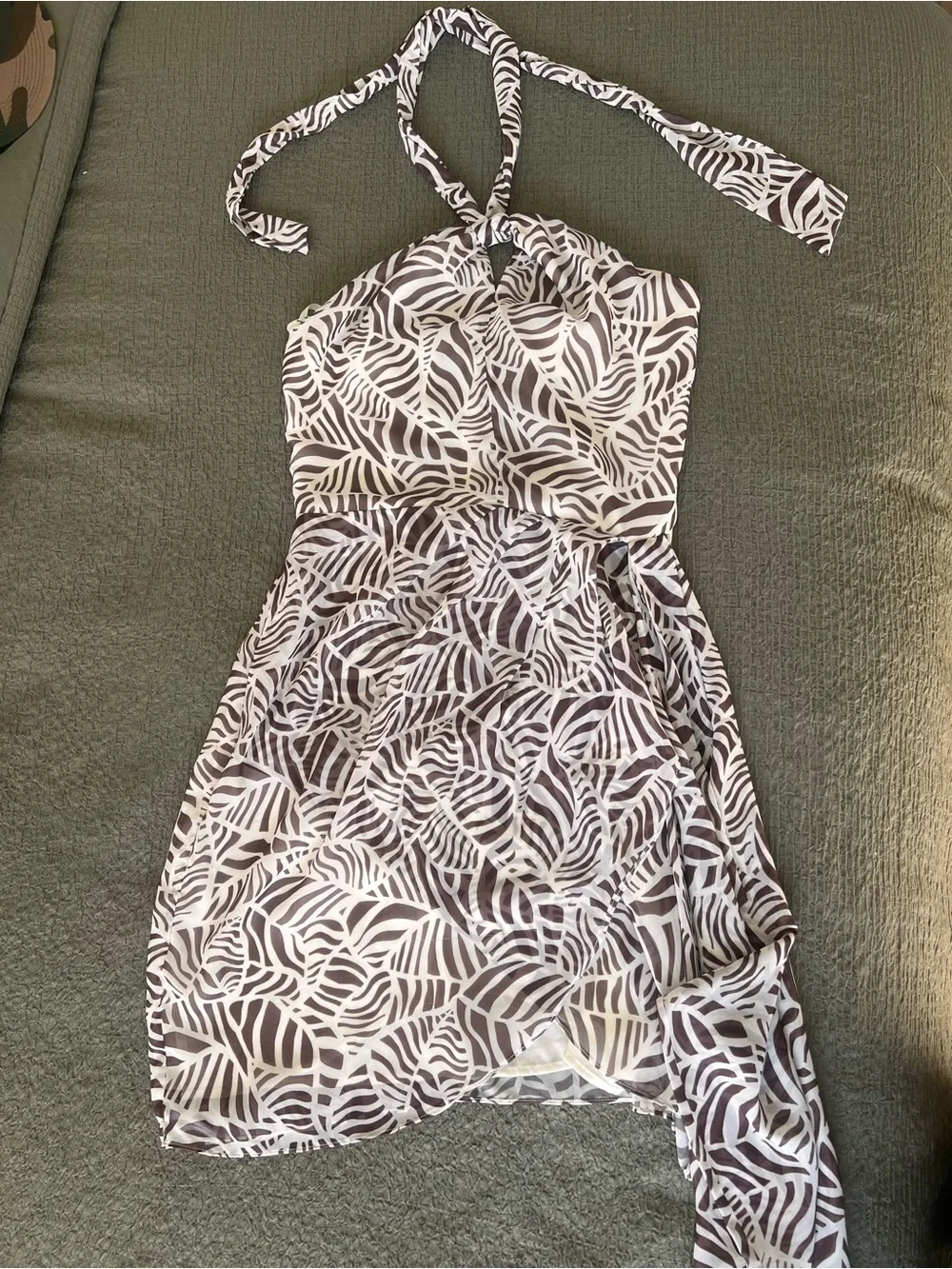 Toccin Halter Sarong Dress Leaves Pattern Brown and White - Size 0